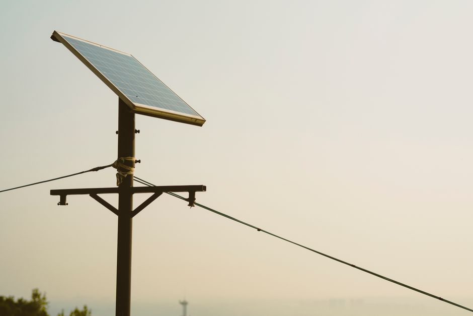 Gesetzliche Vorgaben und Normen 2026 für Wechselrichter & 800W Grenze in Deutschland