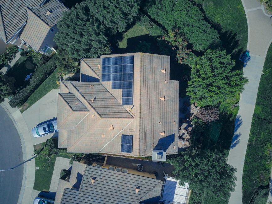 Sicherheit & DIN-Normen für Batteriespeicher für Balkon